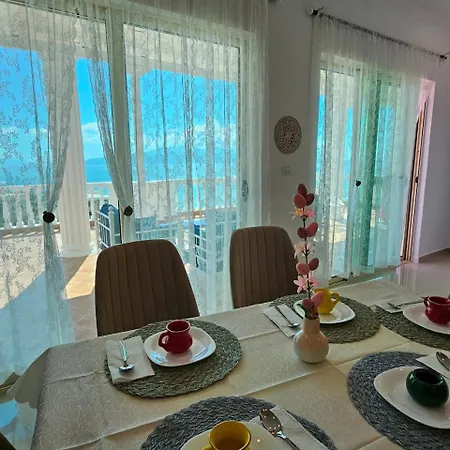 Seaside Jon * Sarande